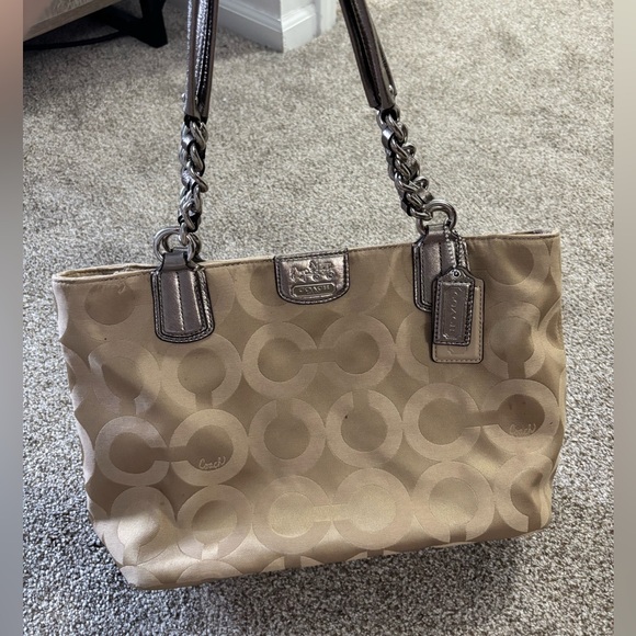 Signature Coach Madison Tote Bag - Picture 2 of 14